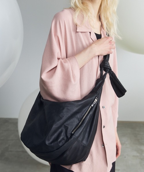 UNISEX》Leather Shoulder “BANANA” Bag/レザーショルダーバナナバッグ