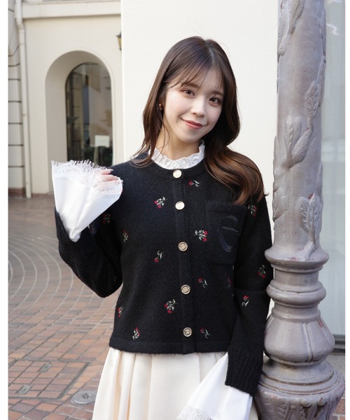 Attachedcollrフラワーモチーフカーディガン（ノーカラージャケット