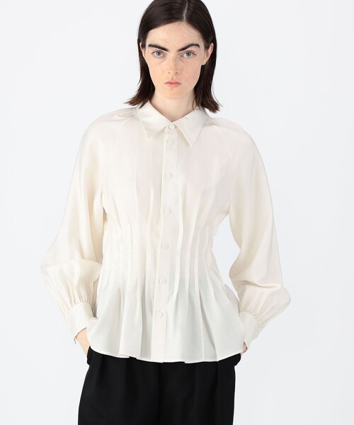 caban（キャバン）の「コットンサテンモールスキン タックブラウス