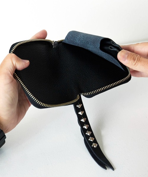 CALEE/キャリー PLANE LEATHER ZIP MULTI WALLET スタッズストラップ