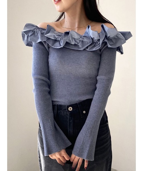 LILY BROWN（リリーブラウン）の「ボリュームフリルニットトップス