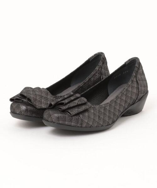 ウェーブリボンモチーフコンフォートウェッジパンプス（パンプス