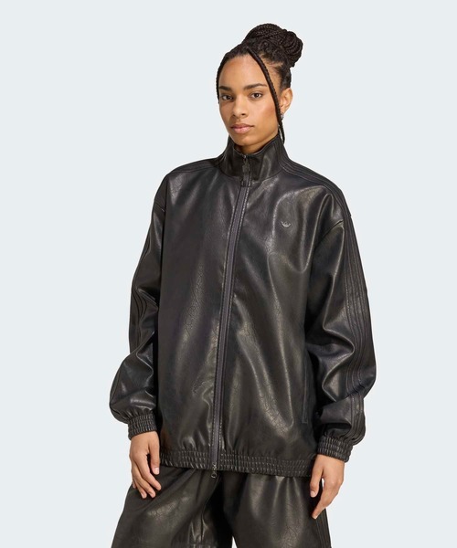 adidas（アディダス）の「プレザー ファイヤーバード オーバーサイズ