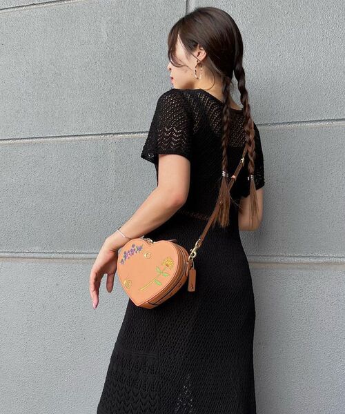 COACH（コーチ）の「【COACH X OBSERVED BY US】ハート クロスボディ