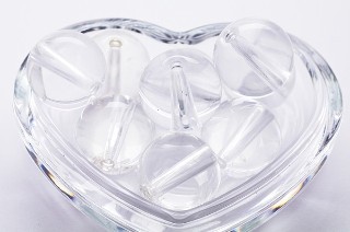 モチーフビーズ】穴あき丸玉 20mm(3mm穴) 水晶の商品ページ｜卸