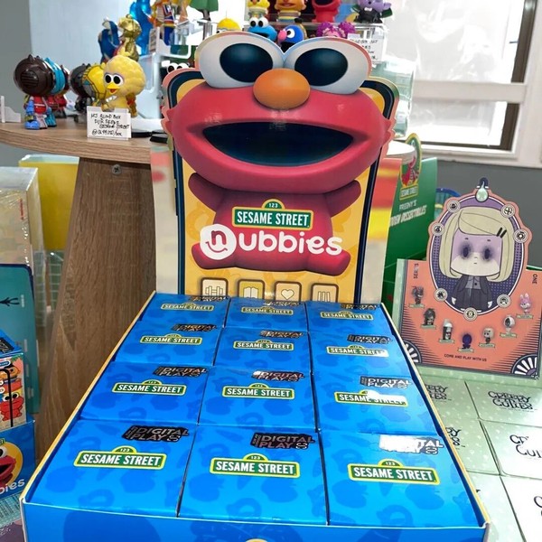 フィギュア】「MIGHTY JAXX NUBBIES : セサミストリート」ブラインド