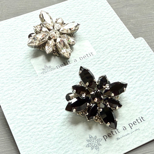 スワロフスキー®︎ ブローチ(L) clématite ブラック ギフトボックス付