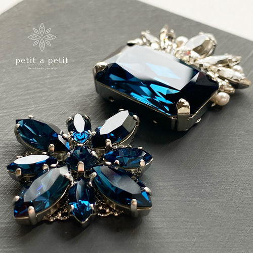 スワロフスキー®︎ ブローチ(L) clématite ブラック ギフトボックス付