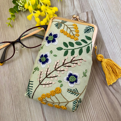花咲く庭の刺繍がま口メガネポーチ メガネケース sorairo 通販