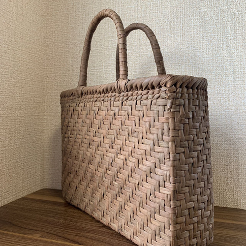 国産山葡萄 手作り かごバッグ 網代編み A4サイズ適応 かごバッグ