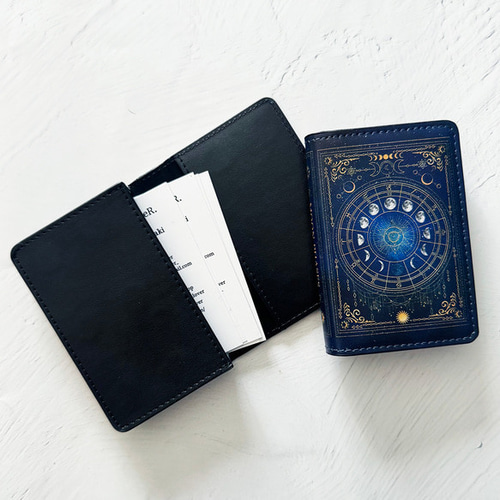 小さな魔法の本のような名刺入れ 月の満ち欠け・12星座 / 星 宇宙
