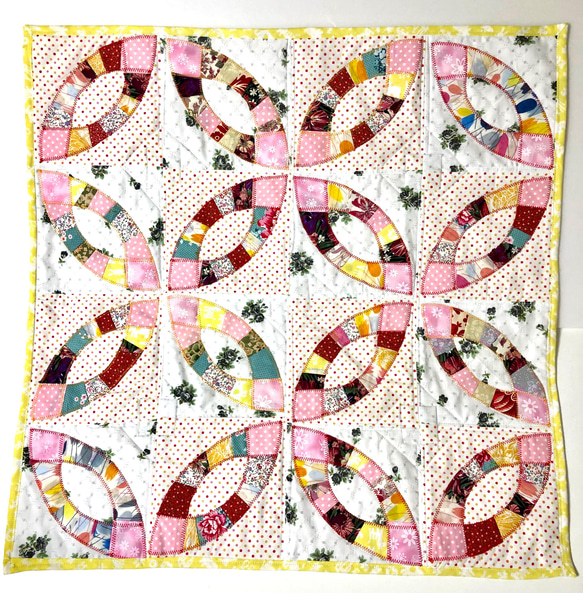 パッチワークキルト タペストリー ダブルウェディングリング 春色