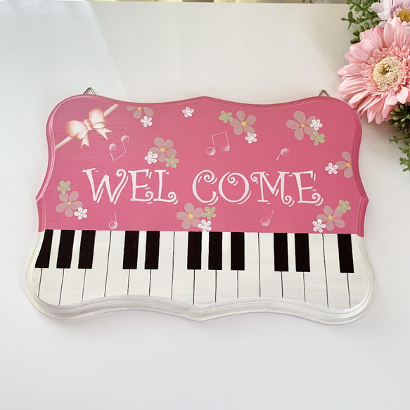 華やかピンク♡ピアノ鍵盤模様のウェルカムボード トールペイント