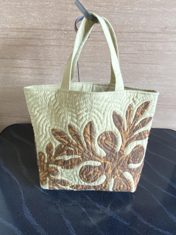 ハワイアンキルト☆ウル（パンの木）のトートバッグ トートバッグ ゆめ