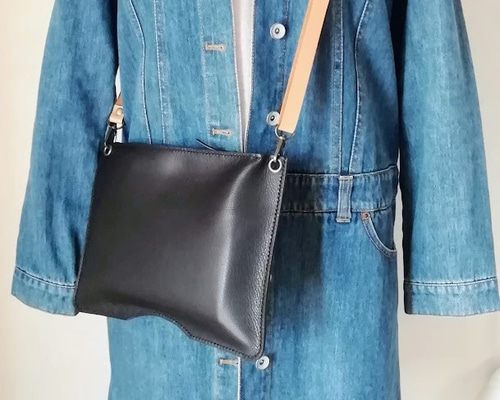 送料無料】サコッシュ（シュリンクブラック） ショルダーバッグ レザー