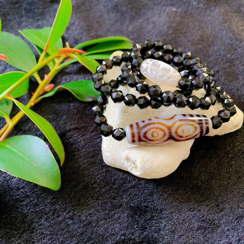 絶大な人気☆白龍眼天珠☆白玉髄☆水蓮花天珠☆キラキラ☆カット