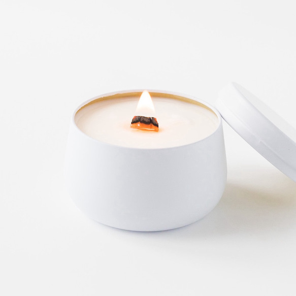 ぽってり缶の木芯キャンドル ホワイト 灯りを奏でるキャンドル ソイ