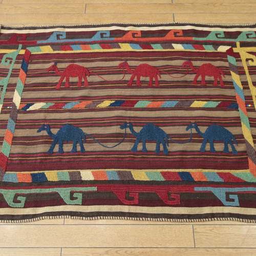 ラクダのデザイン ウズベキスタン トライバルラグ 手織りオールド絨毯