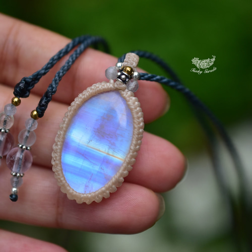 虹色グラデーション☆高品質☆レインボームーンストーン マクラメ