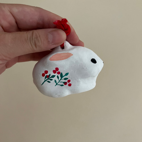 南天うさぎの土鈴 その他置物 ソポノッカ (陶器・陶小物のお店) 通販