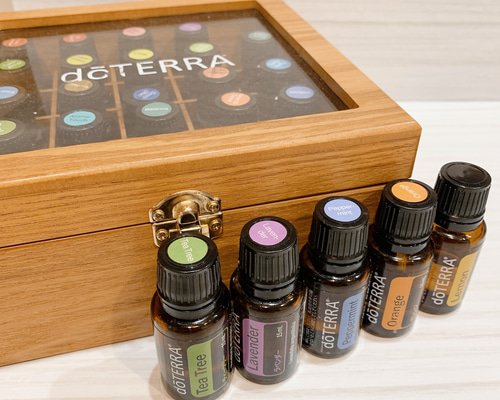 doTERRA (ドテラ) 100%純粋な最高級エッセンシャルオイルの遮光