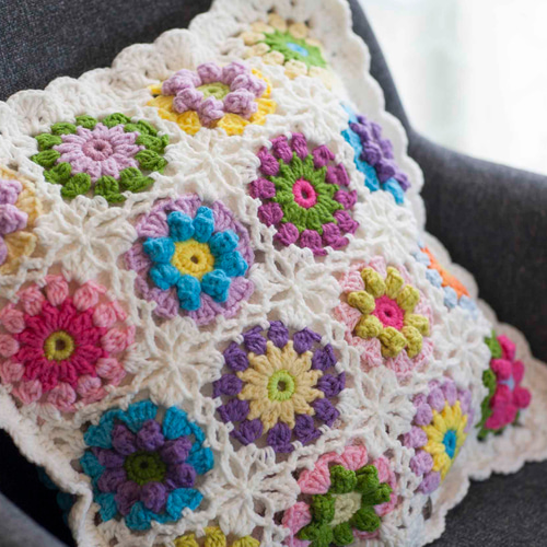 ハンドメイドかぎ針編み お花 モチーフクッションカバー ポップコーン