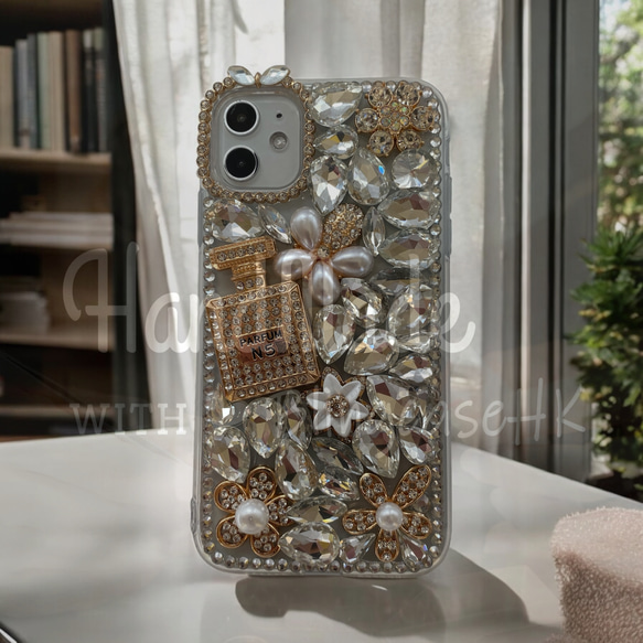 送料無料 ブリング ラインストーン 香水瓶 iPhone 16 全機種対応