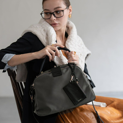 ナイロン 本革 ショルダーバッグ ゴールド金具 ブラック [loche-nylon