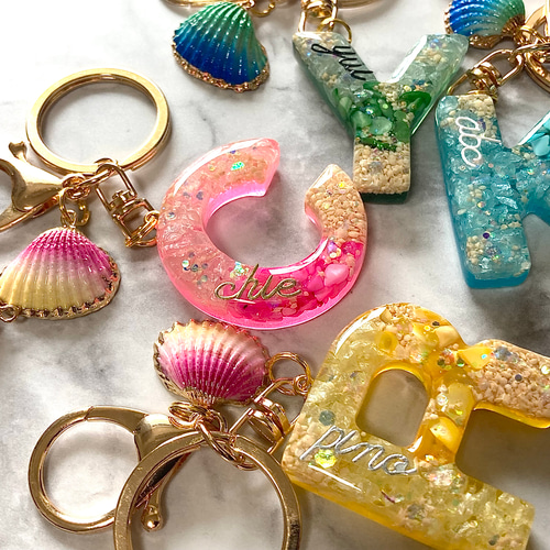 glas shell star レジンイニシャルキーホルダー キーホルダー yu- 通販