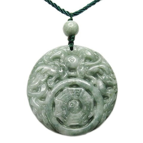 双龍戯珠八卦彫刻ひすいペンダントトップ本翡翠天然石ネックレス