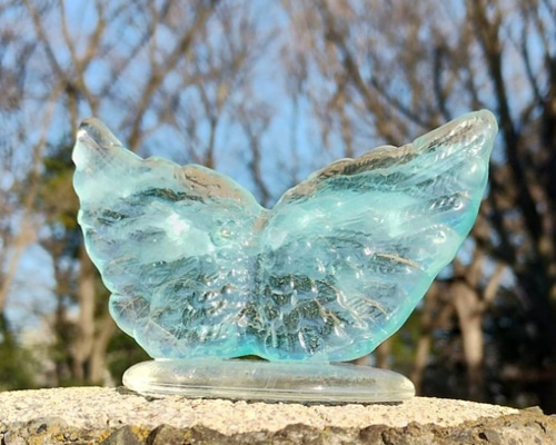 ガラスの翼のオブジェ アクアマリンブルー ガラス製モニュメント