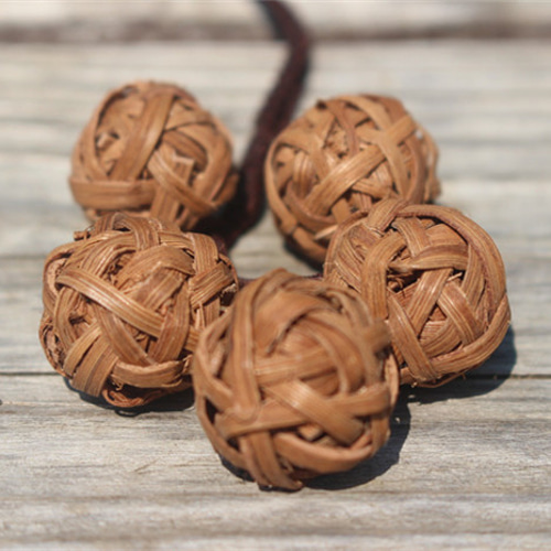 98000 バッグチャーム チャーム 山葡萄 籠 手作り小球 ペンダント