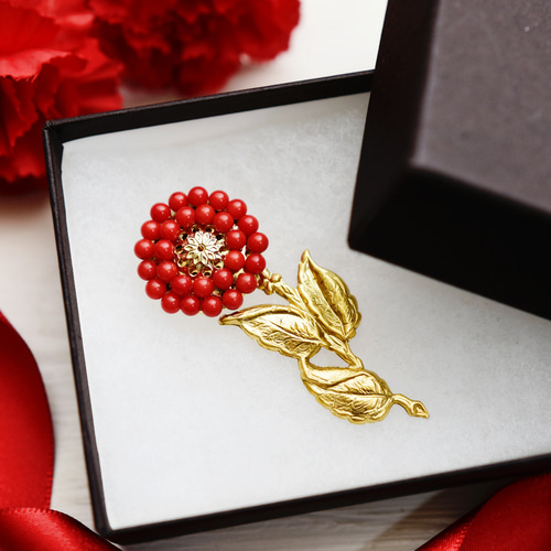 ブローチ】赤珊瑚 アンティークレトロなお花・ヴィンテージな真鍮の