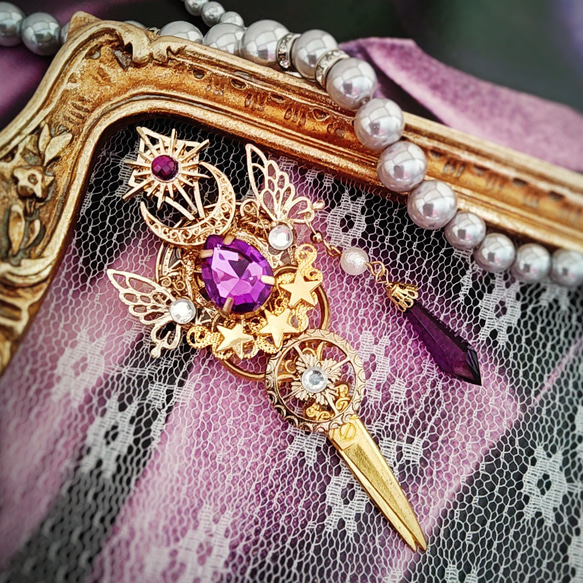 ビジューとハサミの魔法石ブローチ パープル 上級魔法ハイウィザード