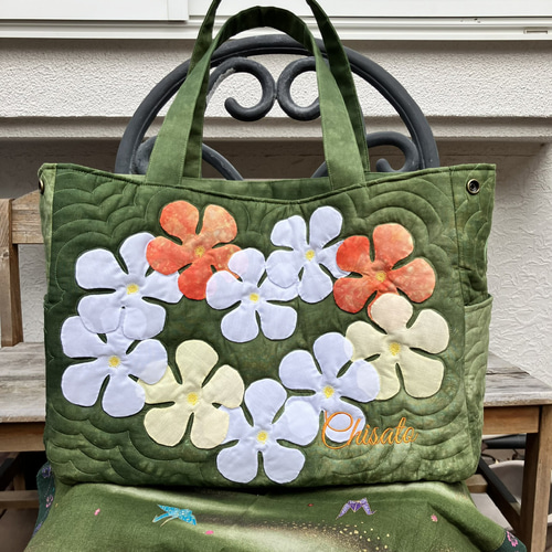 ハワイアンキルト プルメリアの大きめトートバッグネイビー白D トート