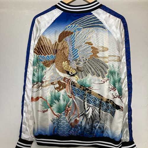 着物リメイクスカジャン リバーシブル 鷹の刺繍 横振り刺繍 産着