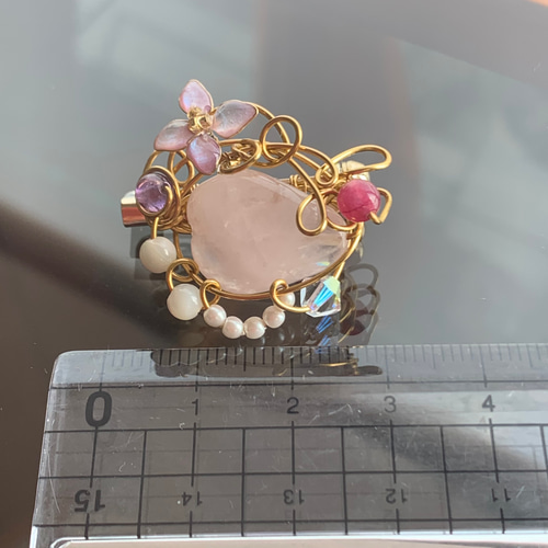 ワイヤーラッピングブローチ⭐︎ローズクォーツ ブローチ Feel Heart