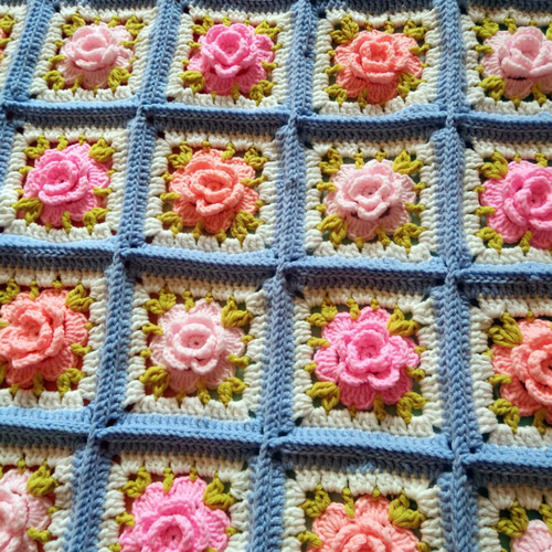 グラニースクエア ブランケット かぎ針編み 薔薇柄 大判 カーペット