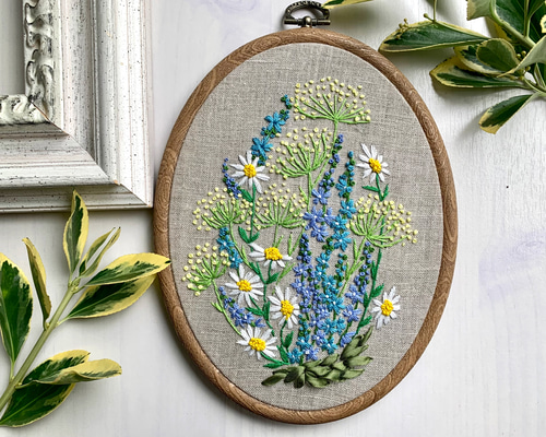 受注製作】summer garden 涼やかなブルーフラワー 手刺繍タペストリー