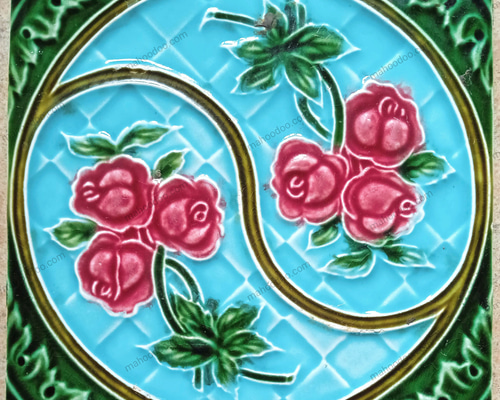 里帰り便・淡路島ダントー社のマジョリカタイル・100年前に海を渡った