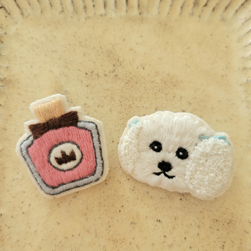 香水瓶の刺繍ブローチ ブローチ choco mint 通販 15247084｜Creema