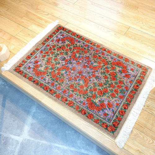 ペルシャ絨毯クム産シルク 薔薇 タバタバイ工房 玄関マット 93x60cm