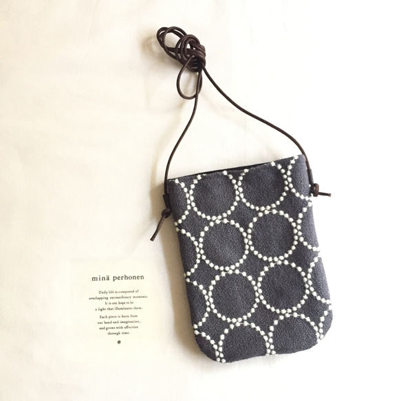 再販です 斜め掛けスマホショルダーポシェットminäperhonen tambourine