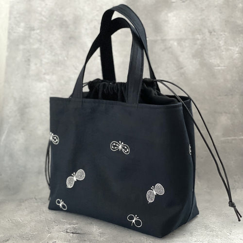 ⚮̈ミナペルホネン choucho dark navy あおり巾着トート 巾着バッグ
