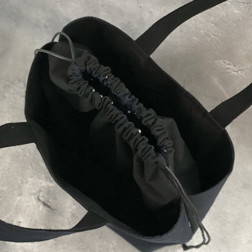 ⚮̈ミナペルホネン choucho dark navy あおり巾着トート 巾着バッグ