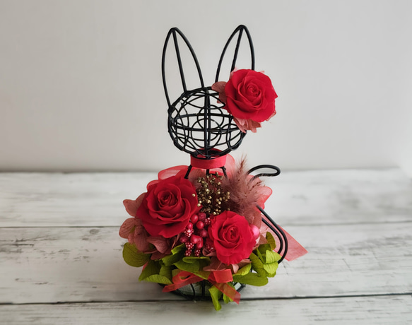 プリザーブドフラワー 黒猫アレンジ レッド ブリザードフラワー プリザ