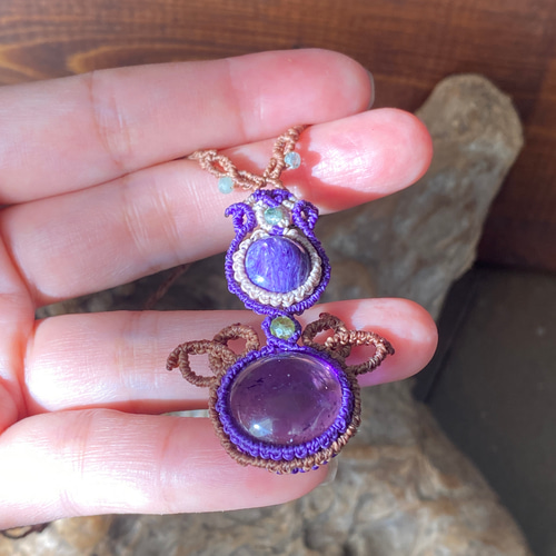 クリア×ミルキーな紫♢High-Dome アメジストとチャロアイト マクラメ