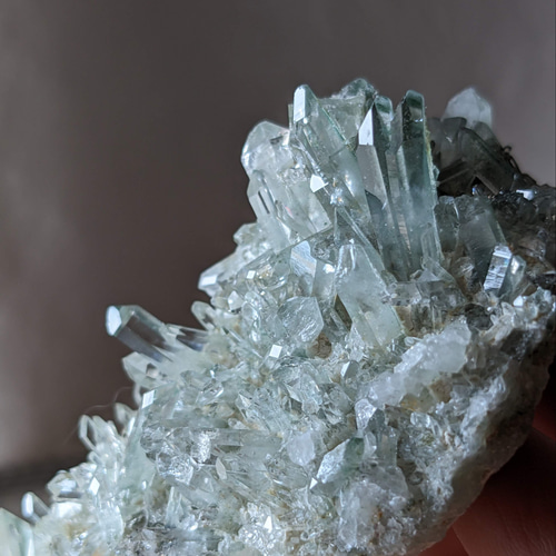 Needle Quartz】ニードルクォーツ｜クローライト（緑泥石）｜Kashgar