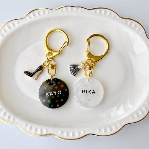 名入れ文字入れ】暗闇で光るドットキーホルダー＊選べるチャーム付き