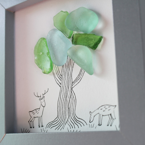 シーグラスアート「屋久鹿」 ミニ額 イラスト 屋久島 木 大木 鹿 動物